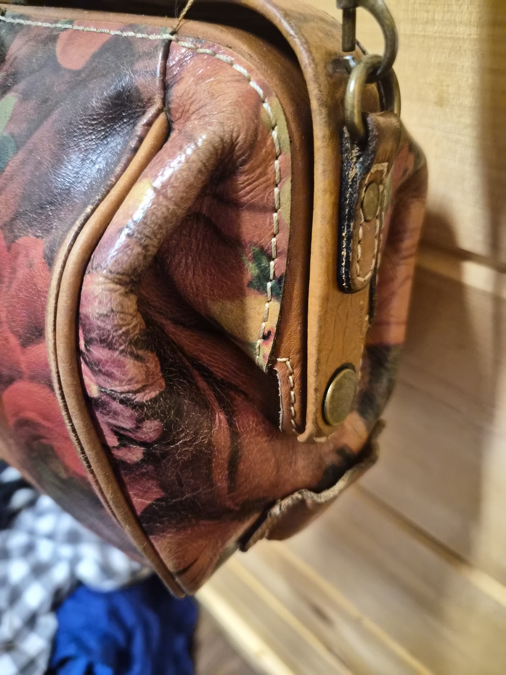Patricia Nash Floral Print Leather Crossbody Bag (No Key) - Picture 3 of 8